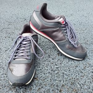 roo shoes with pocket